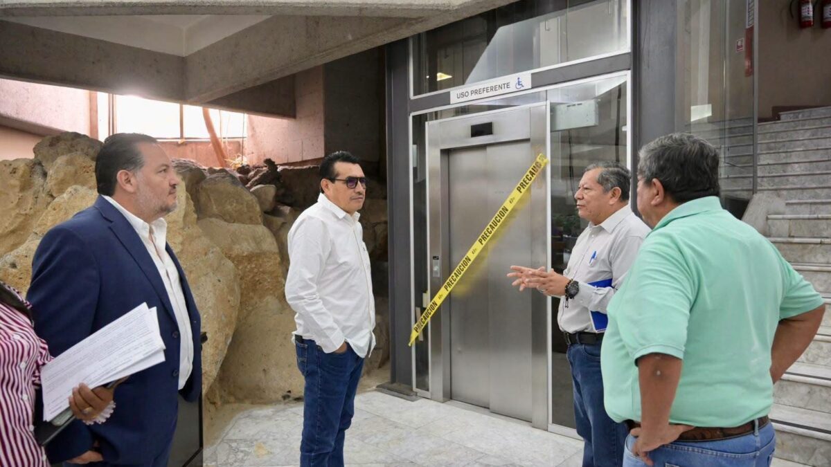 Diputado supervisa mantenimiento en el Congreso de Veracruz