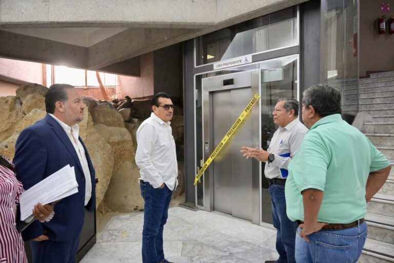 Diputado supervisa mantenimiento en el Congreso de Veracruz