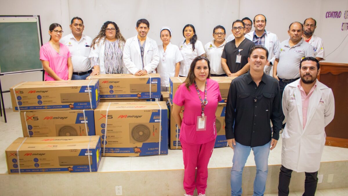 Donan aire acondicionado al Hospital General de San Andrés Tuxtla