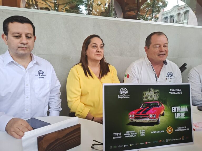 Exposición de autos antiguos en Xalapa apoyará a bomberos