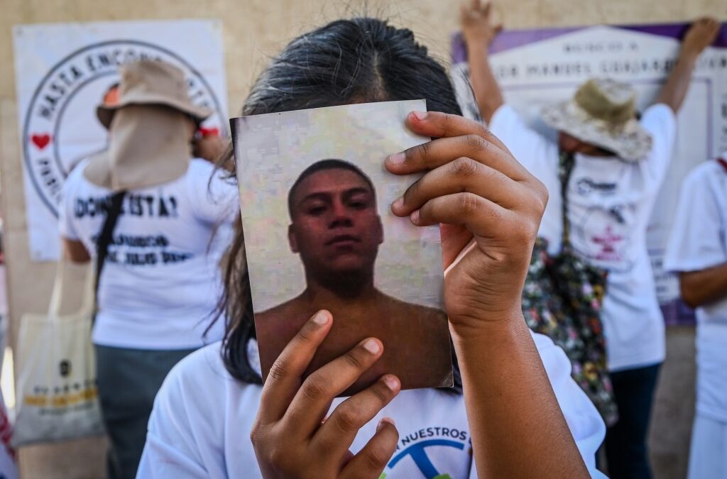 Familias buscan a desaparecidos en Coahuila