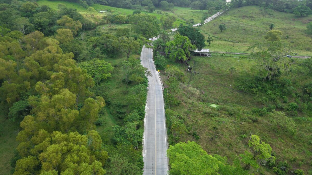 Inauguran carretera de concreto entre Yecuatla y Colipa