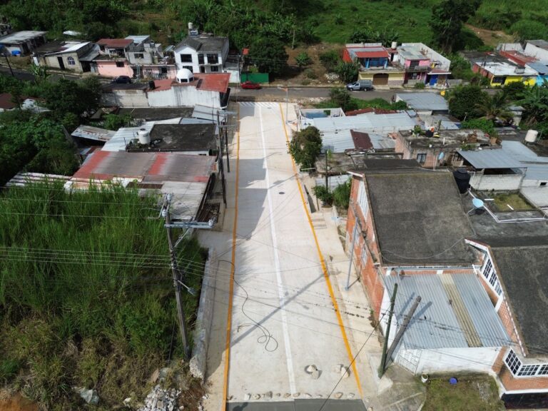 Inauguran nueva calle en Hermosa Provincia de Fortín
