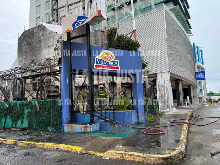 Incendio devora restaurante en Boca del Río sin heridos