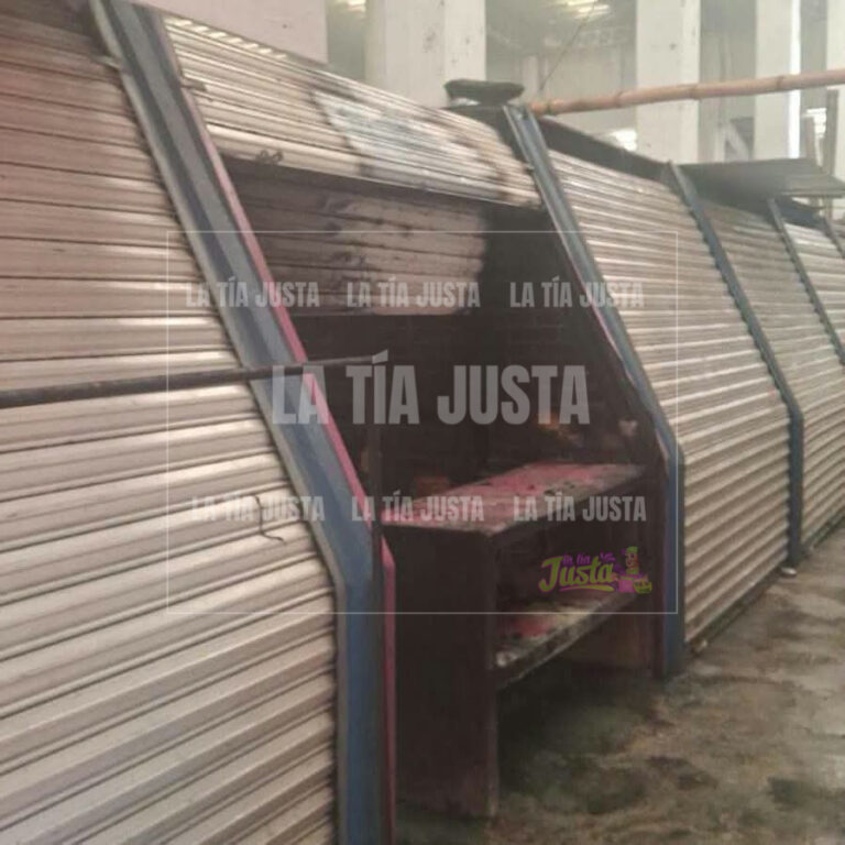 Incendio en mercado La Isla moviliza a cuerpos de emergencia