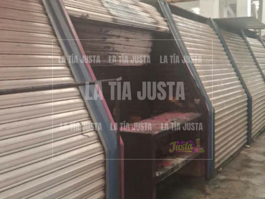 Incendio en mercado La Isla moviliza a cuerpos de emergencia