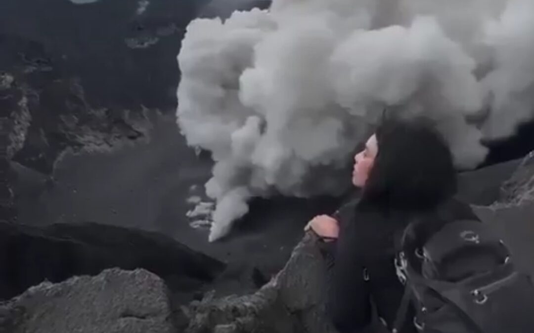 Indagan a guías tras erupción en Indonesia que dejó 3 muertos