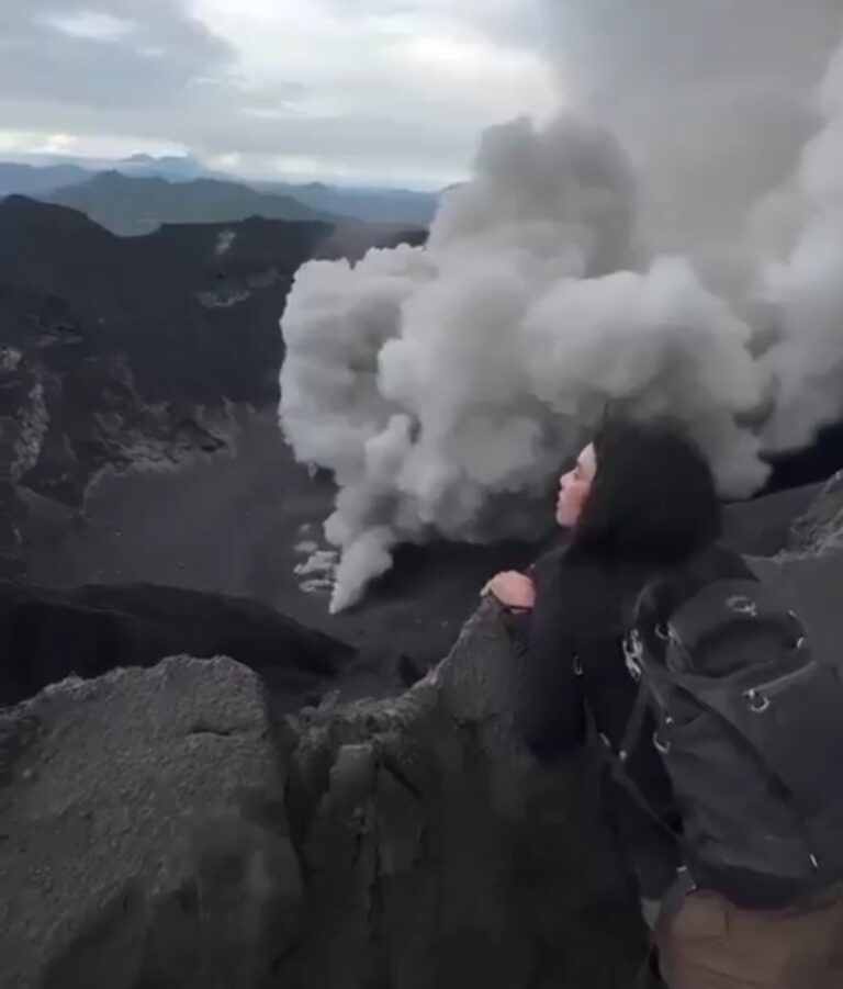 Indagan a guías tras erupción en Indonesia que dejó 3 muertos