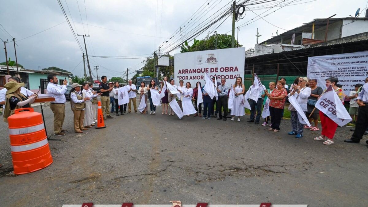 Inician rehabilitación de carretera hacia San José de Abajo