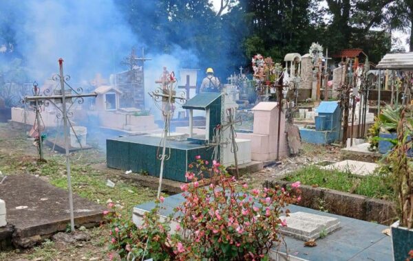 Ixtaczoquitlán prepara panteones para Todos Santos