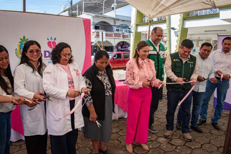 Jornada Rosa en Ixhuatlán del Café promueve la salud femenina