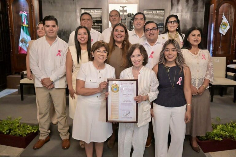María Rojo es reconocida como Visitante Distinguida en Veracruz