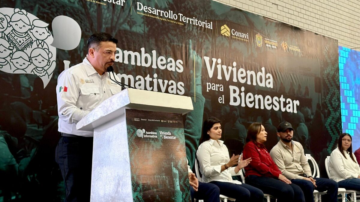 Más de 2 mil familias reciben créditos de vivienda en Poza Rica
