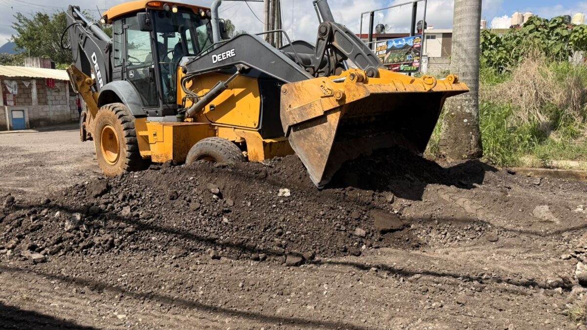 Mejoran camino a Tlacotengo con nueva infraestructura