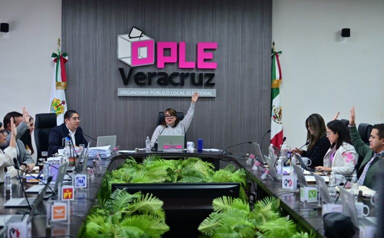 OPLE Veracruz elige a la UV para examen de Consejos Distritales