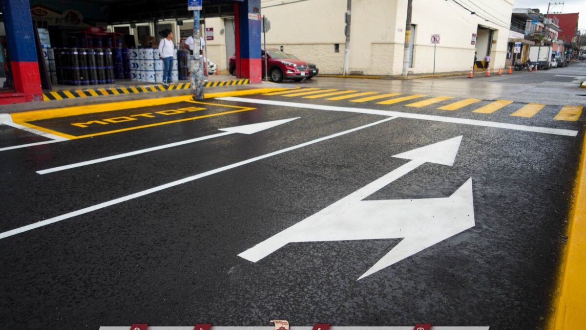 Rehabilitan pavimentación en la avenida 5 de Córdoba