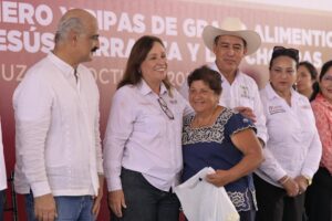 Rocío Nahle inaugura centros de acopio lechero en Veracruz