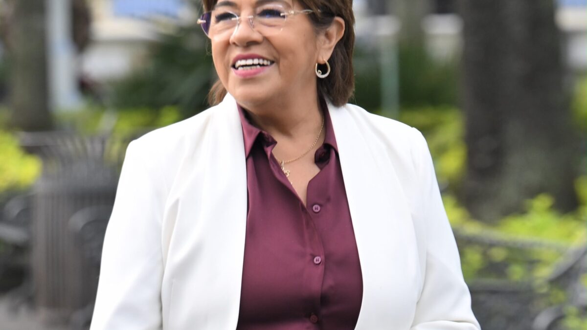 Rosa María recibe premio internacional por programa alimentario