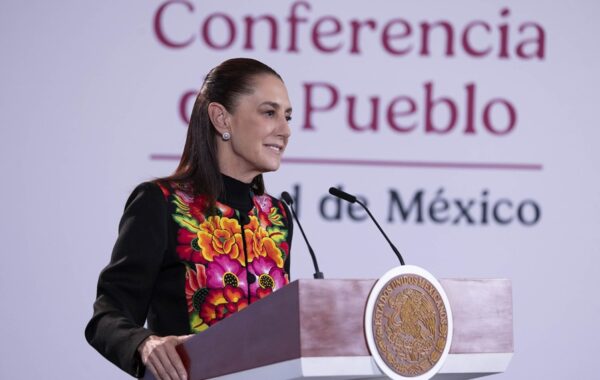 Sheinbaum anuncia cambios fiscales para transportistas de carga