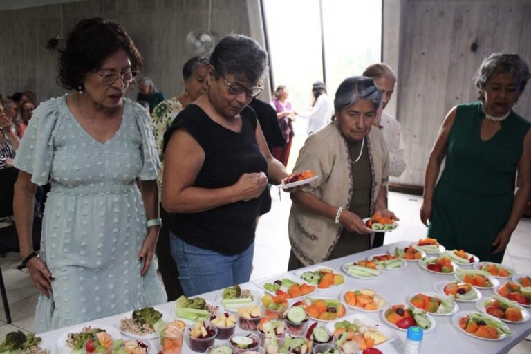 SMDIF Córdoba impulsa alimentación saludable para adultos mayores