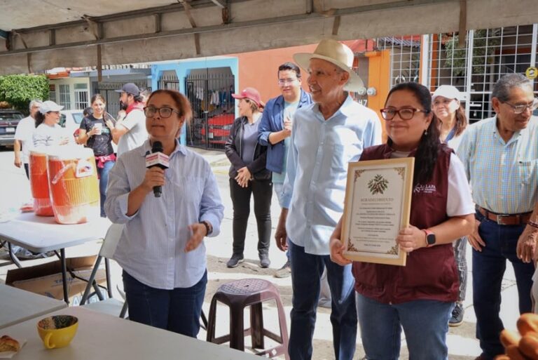 Tequio en El Cafetal mejora espacios públicos en Xalapa