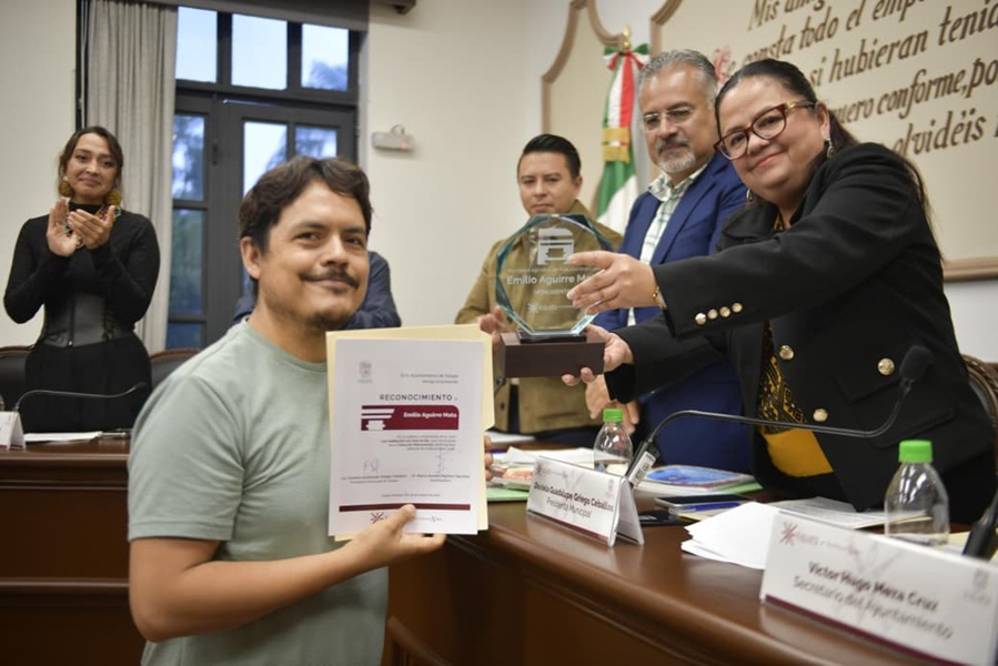 Xalapa premia a ganadores del Programa Editorial 2026